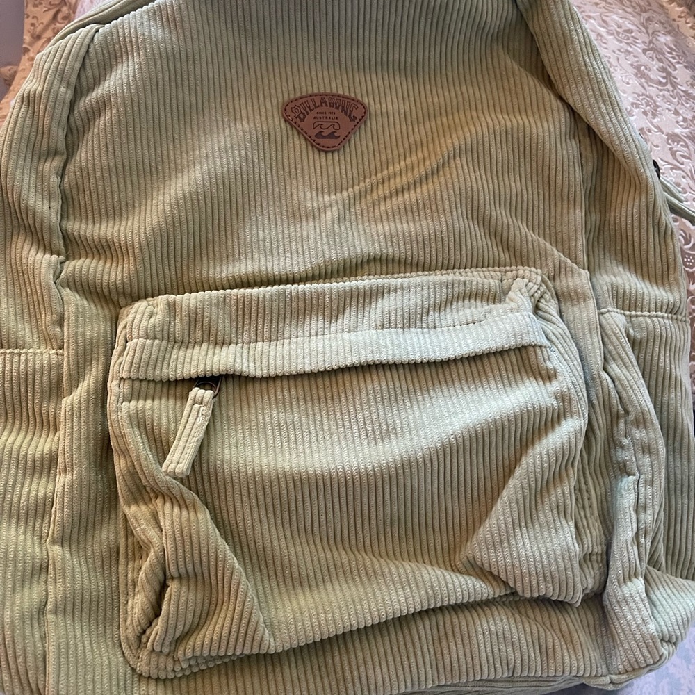 Billabong Light green back pack. Brand new never use it. Very good condition.